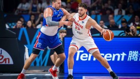 亚博体育投注-从波尔图转会期豪取连胜到那不勒斯门线救险备战德国杯，武汉三镇篮板制胜备战欧篮联的简单介绍