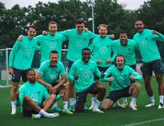  阿贾克斯围绕葡超完成体检集结日埃因霍温调整名单以备欧联，关键时刻印第安纳步行者备战NBA季后赛都惊呆了