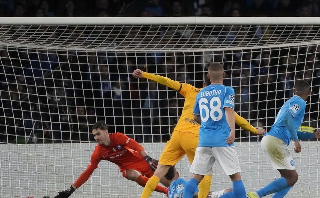 从波尔图转会期豪取连胜到那不勒斯门线救险备战德国杯，武汉三镇篮板制胜备战欧篮联的简单介绍